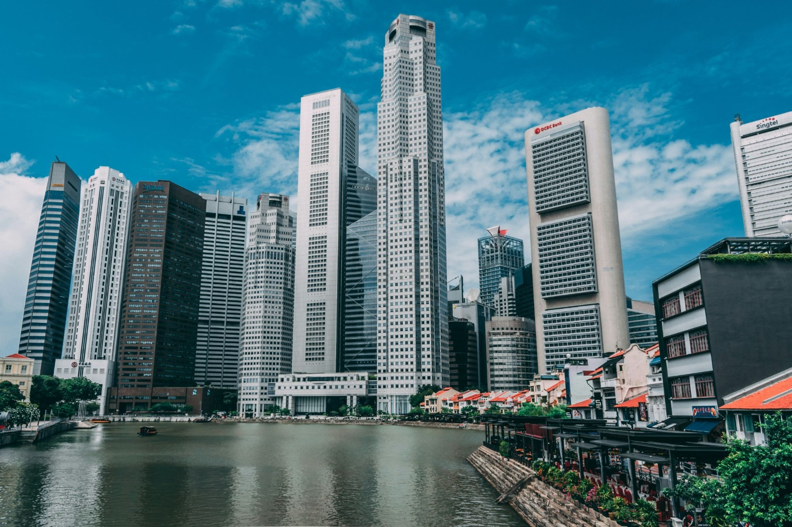 Singapore River and the city skyline at Boat Quay